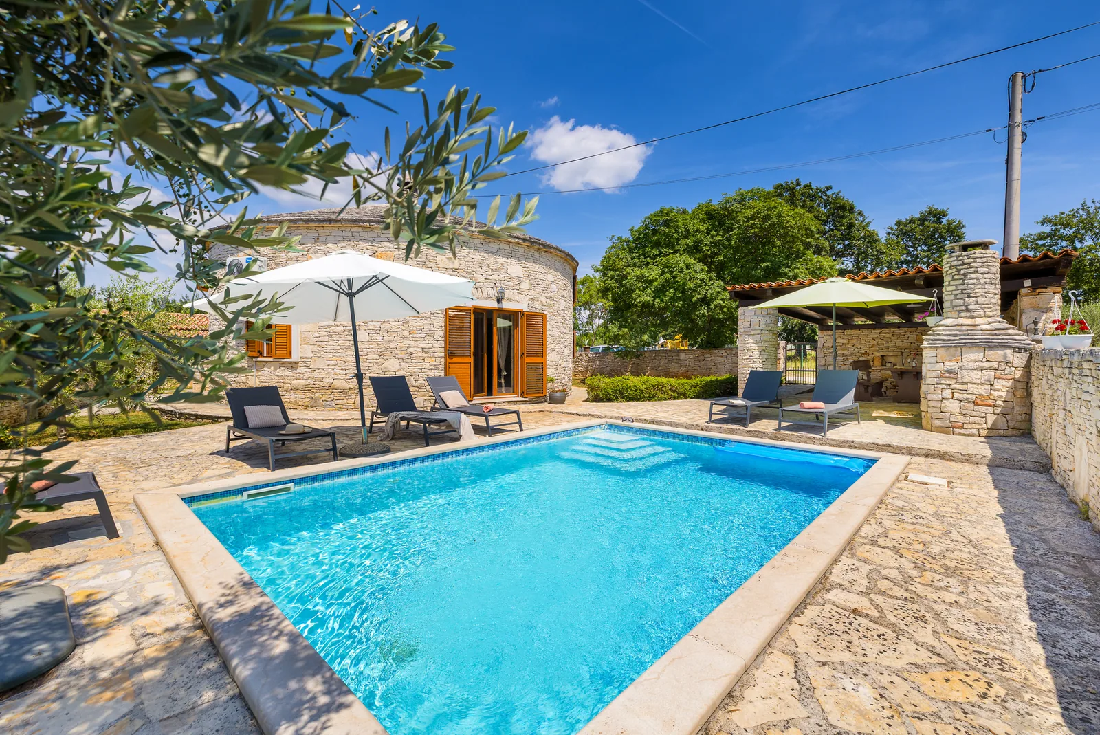Kažun Pero: istrisches Steinhaus mit privatem Pool in Škicini
